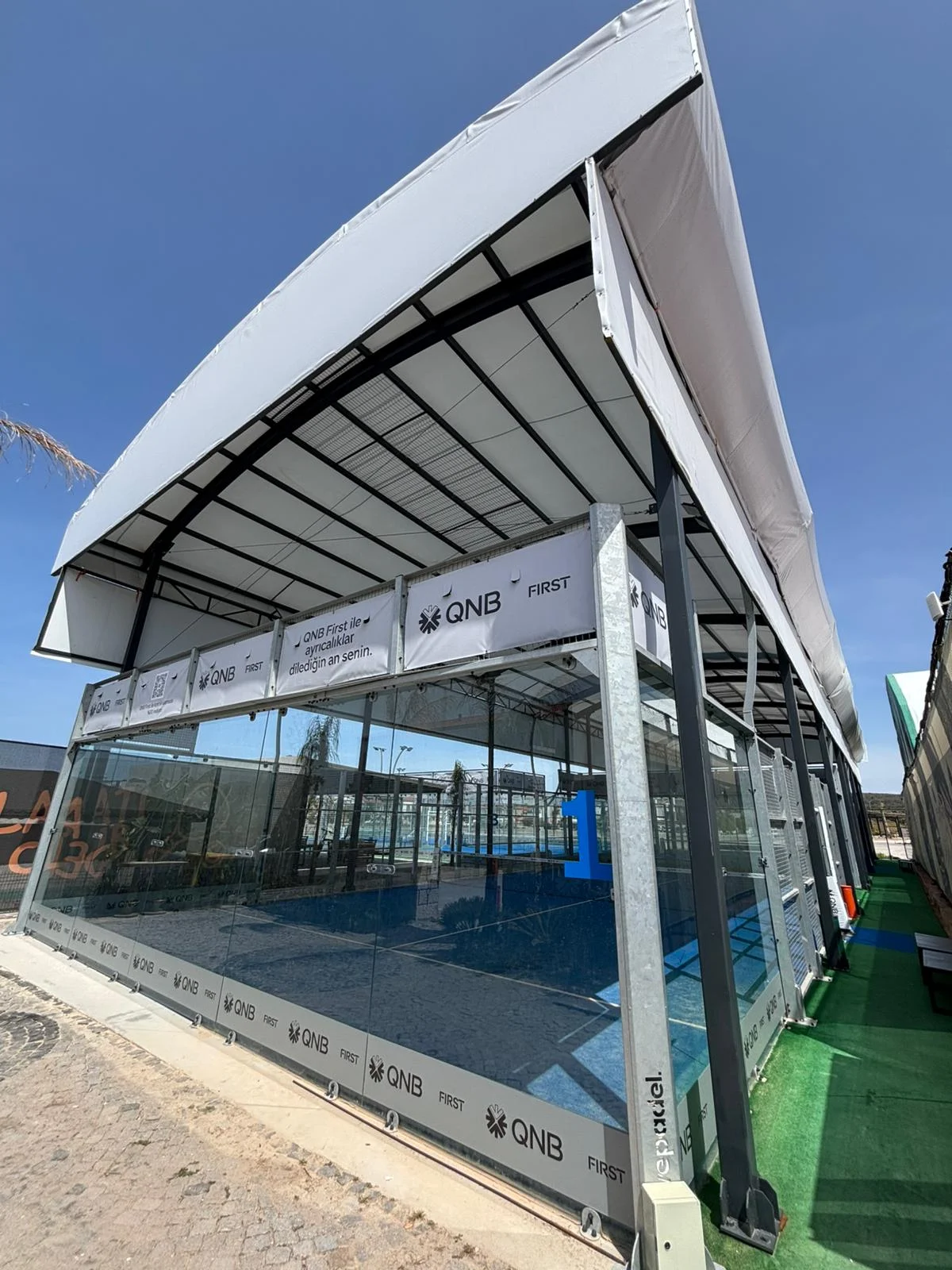Alaçatı Padel Club padel kortu