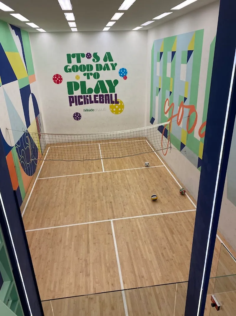 Hillside City Club Etiler padel kortu