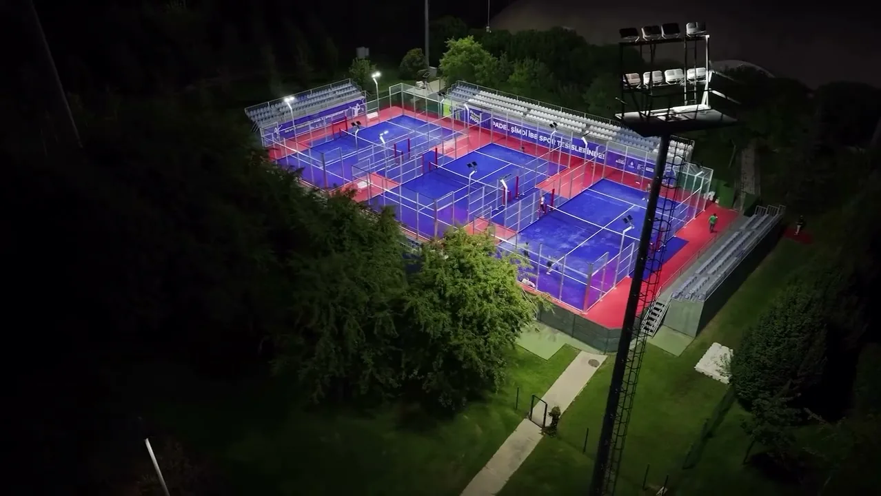 İBB Maltepe Spor Tesisleri padel kortu