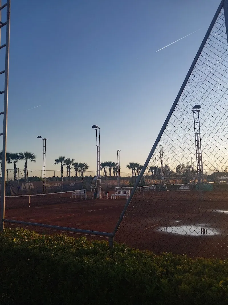 Megasaray Tennis Academy padel kortu