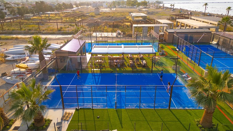 Orange Padel Club padel kortu