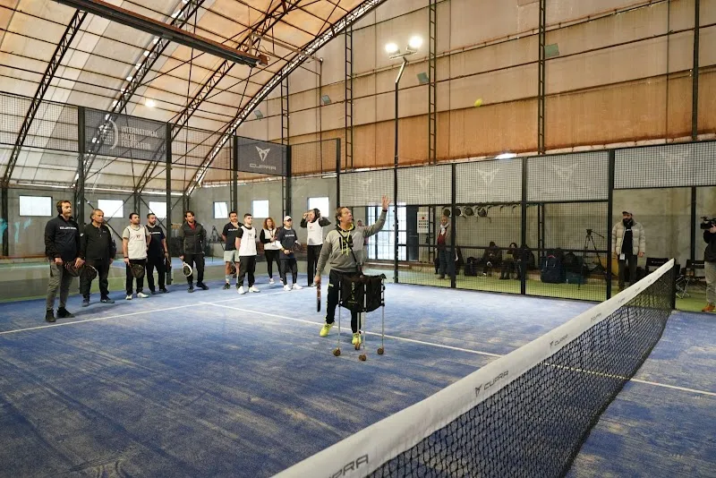 Padel İstanbul Spor Kulübü padel kortu