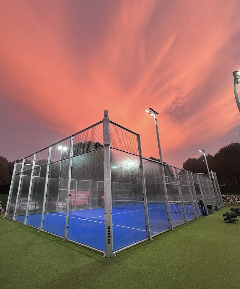 PINE PADEL CLUB padel kortu