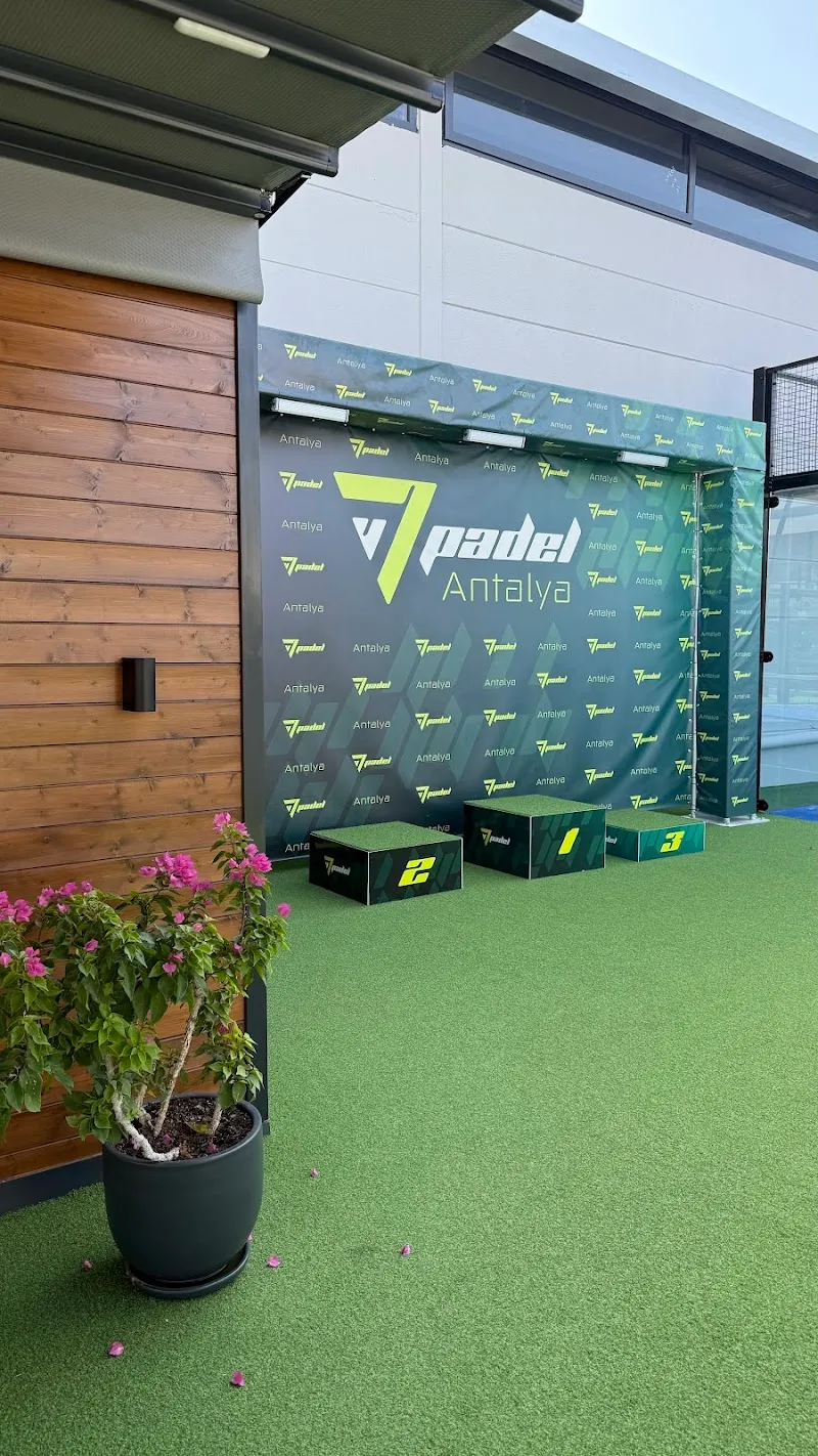 V7PADEL Antalya padel kortu